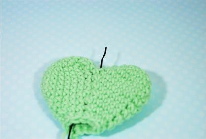 Heart Balloon 4.5 mm Hook and Worsted Weighted Yarns, Wire The heart is done tin JOINED ROUNDS, do NOT sl st and chain Rnd 1. Magic Ring 5 Rnd 2. 2sc in each st (10) Rnd 3.