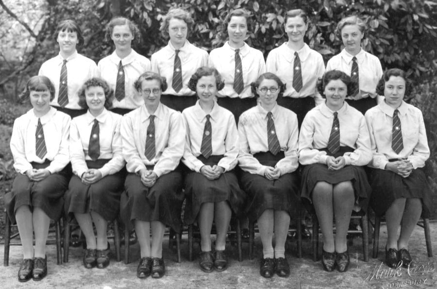 Girl Prefects 1938-39 Image from Bill Branford. Thank you, Bill. Back Row L-R: Mary Atkinson, Rita Needham, Kathleen Mills, C. Banks, Barbara Crossland, Beryl Townend Front Row L-R: C.