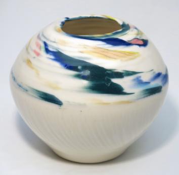 The bottom half has a lovely diagonal chatter textured pattern. Clear glaze overall. 11.4 x 14cm (4.5 x 5.