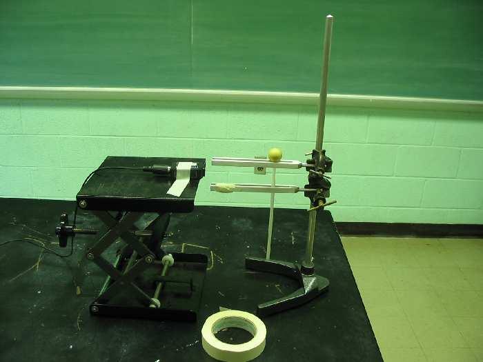 Maximum position (L) difference ( L) λ 11.3.2 Beats Figure 11.8: The experimental setup for measuring beat frequencies is shown in this photograph. Figure 11.8 shows the setup to measure the beat frequencies of two tuning forks with slightly different frequencies.