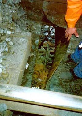 Removement of ballast mat samples in December 1999 Removing of the upper