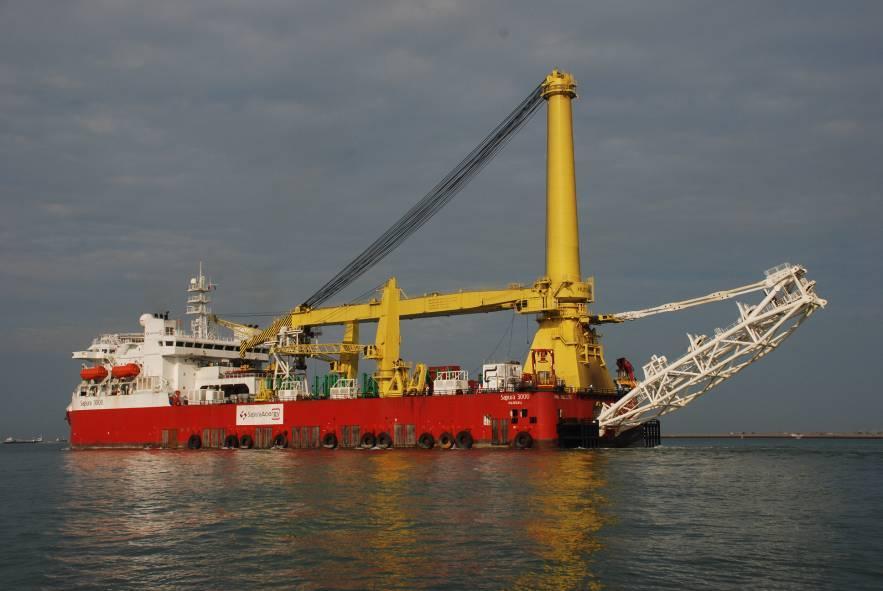 Sapura 3000 Pipelay Equipment Specifications Pipe Handling 2 pipe handling cranes: 40ST each Pipe storage racks: 4800 mt capacity Firing Line Centerline Configuration 3 x 80 mt Tensioners 6 to 60 OD