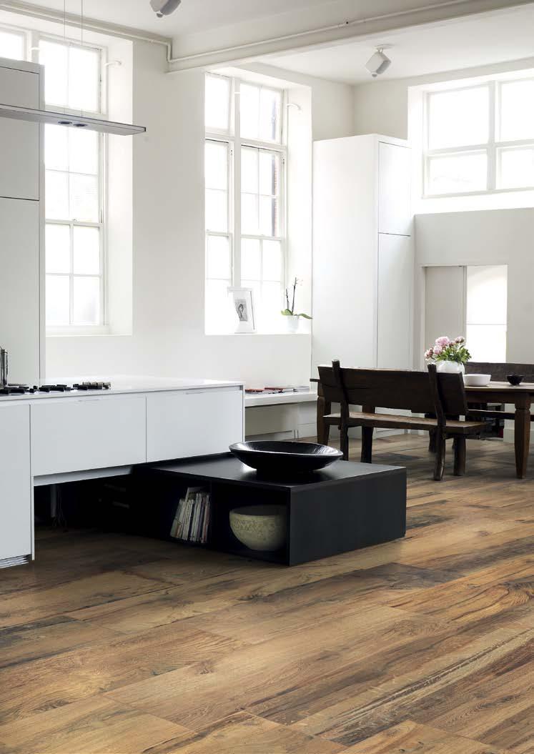 In contact with the alcohol-rich product, the wooden planks absorb the substances contained in the liquid in
