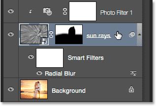 Selecting the "sun rays" layer.
