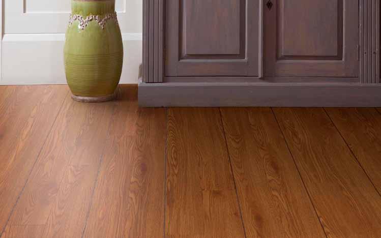 Woodland Oak This distinguished wood design takes you back to nature, with its modern