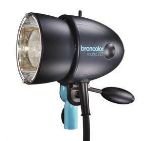 broncolor Scoro 3200 S pack 48 Scoro 1600 S pack 36 Scoro 3200 E pack 38 RFS2 transceiver 8 G head, supplied with P70, umbrella reflectors, 18 stand & brolly Twin head, supplied with P70, umbrella 28