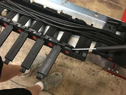 5.3 Combine Existing and New Cable Track 5.3.1 Use a flat head