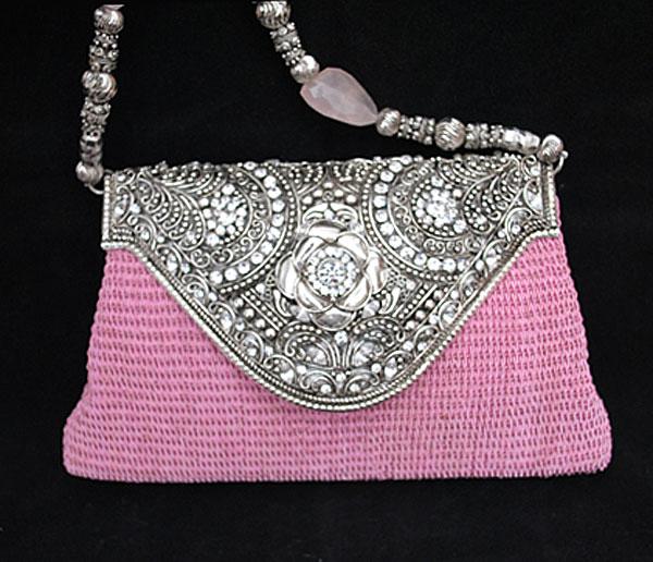 - PINK DIAMOND Pink and silver for a unique Pink Diamond bag