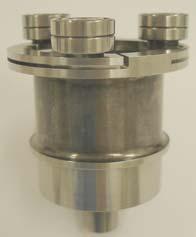 Its shape allows to place a pair of contact bearings in its outer diameter. Thread mean diameter is 60 mm.