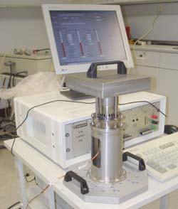 Mechanical Envelope Resolution measurement A laser interferometer was used for the linear displacement measurement (see Figure 15). The resolution of the measurement device is 0.05 microns. Figure 15.- Test set-up.