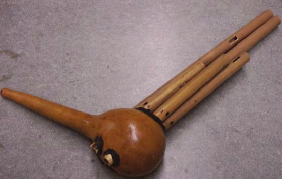 4 Free reed mouth organs Most Asian free reed instruments employ free reeds mounted in bamboo pipe resonators.