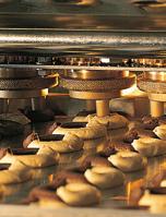 the production of twoflavour or filled biscuits that are just yours, etc. Multidrop Twiny, seven machines in one... Multidrop Twiny grows with you... 3 PRODUCTIVE Detail of a process wire-cutting.