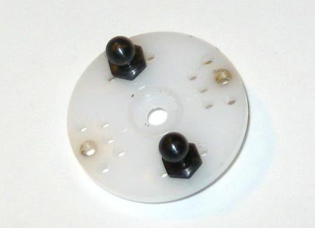 Screw two ball ends into a servo hub as