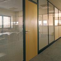 management. The range of sections available allows construction of partitions from barrier height up to 6000mm.