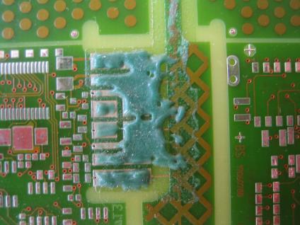 optimise soldering parameters (see adhesion of solder balls) The phenomenon of melting is strongly influenced by the type and structure of the printed circuit boards.