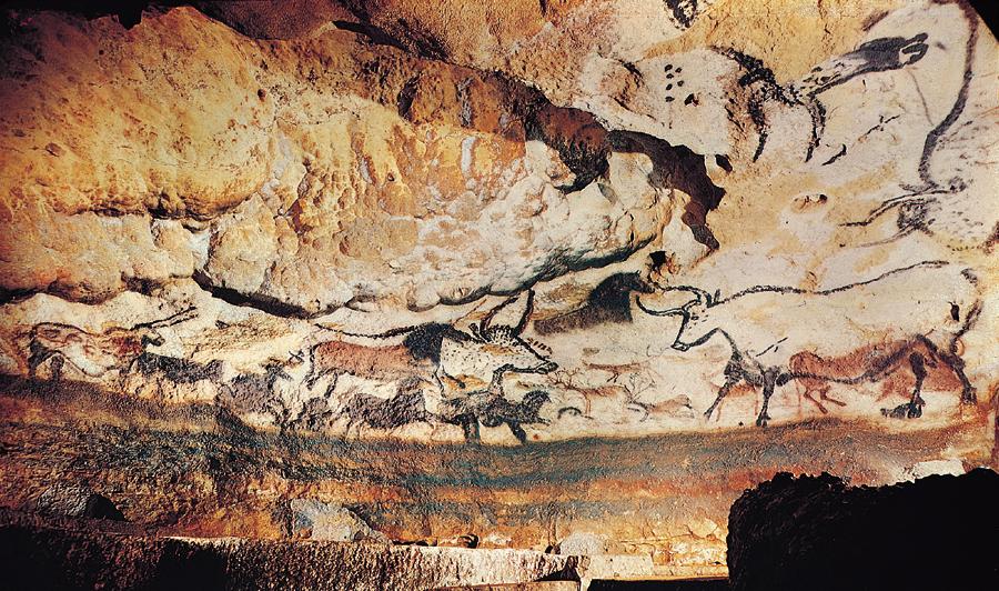 Paleolithic Art Figure 1-11 Hall of the Bulls (left wall), Lascaux, Dordogne, France, ca. 15,000 13,000 BCE. Largest bull approx. 11 6 long.