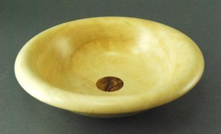 a contrast with the square shallow bowl.