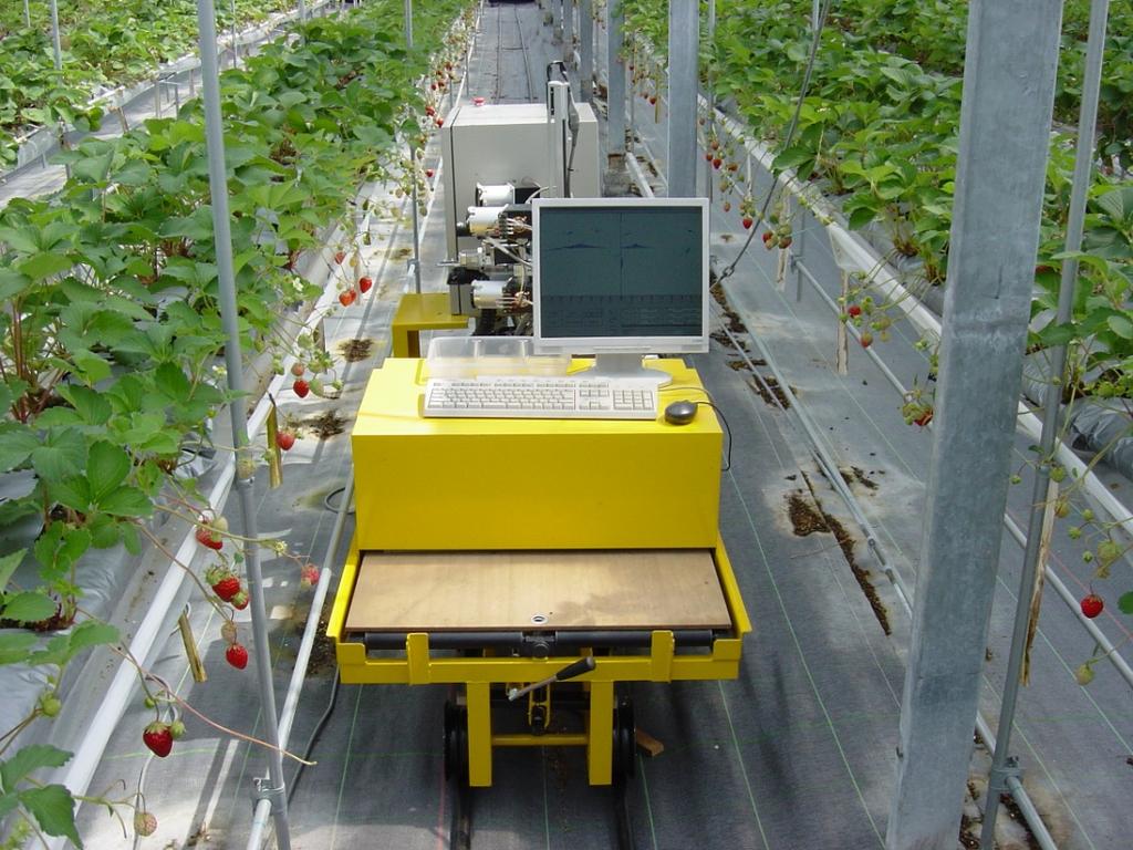 New concept of the harvesting robot 1. Information accumulation to contribute to traceability system and farming guidance 2.