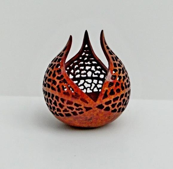Class #303 Saturday September 19 th / Time: 8-5 / Cost: $65 Filigree Bowl Carving Teacher: Jack Thorp Class Description: Working with a small kettle gourd students will learn Filigree Carving.