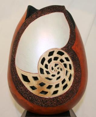 Class #305 Saturday September 19 th / Time: 8-5 / Cost: $70 Standing Ocean Jewel Teacher: Rosario Wilke Class Description: Using a tall body gourd, students will learn step by step how to create this