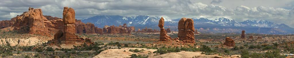 Gallery Balanced Rock, Arches National Park 34 images 2x17 280mm (448mm eq) Image Copyright