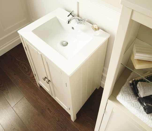 Available in a choice of three colours, Etienne will add a touch of classic style to your bathroom.