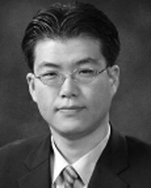 Currently, he is with Samsung Advanced Institute of Technology, Yongin, Korea, where he works on CMOS analog/rf integrated circuit design. Sungjae Jung was born in Jeonju, Korea, in 1973.