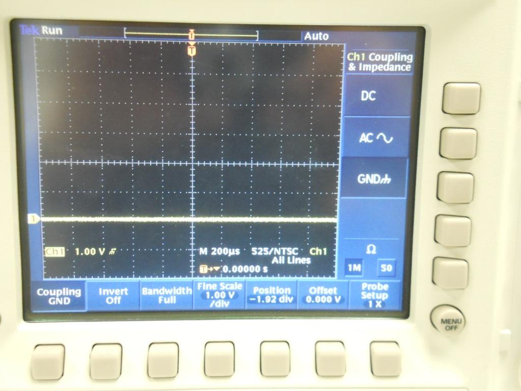 1.2. Turn on the oscilloscope and connect a coaxial (shielded cable) to the CH 1 input. 1.3.