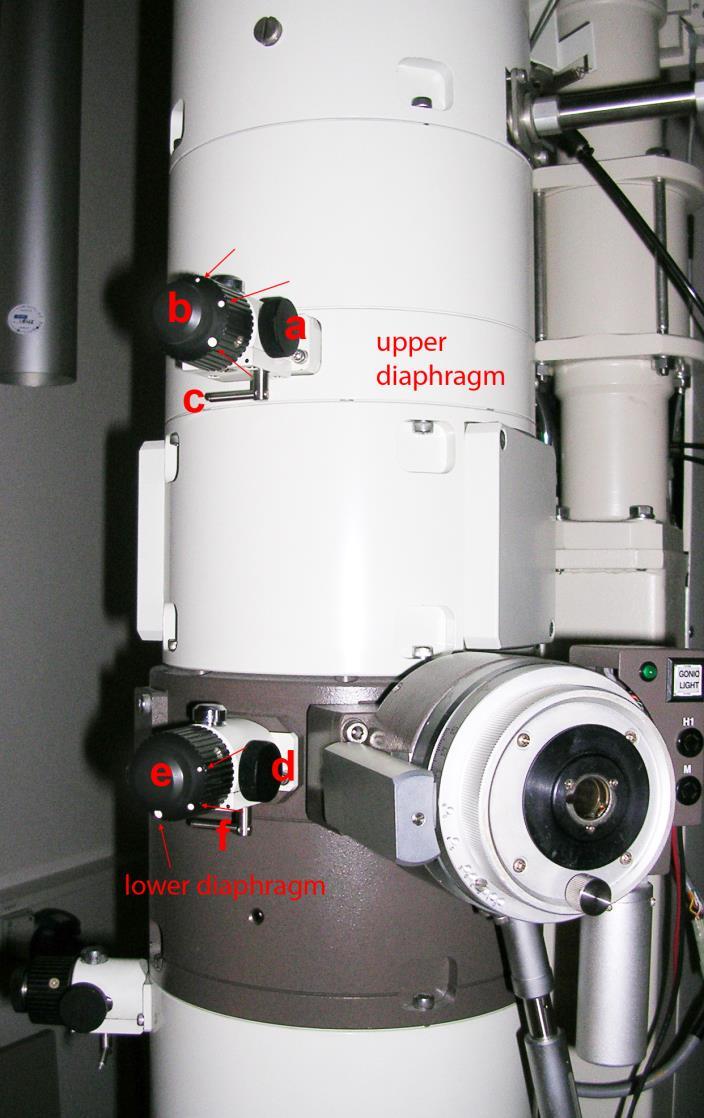 2. Remove the upper and the lower condenser diaphragms by switching the