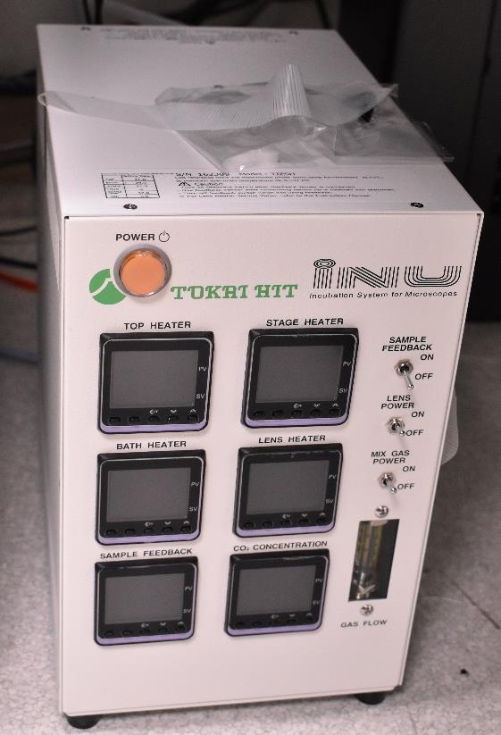 Turn on the live cell imaging system 1. Press the yellow button to turn on the live cell incubator motor. Do not change any other settings on the motor. 2.