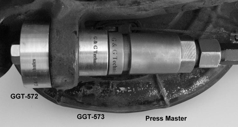 GM / Opel Lower Rose Joint Installation: The installation is carried out with the boots removed, so as not to damage them. Note; Be sure you have clean tools and work area. Fit adaptors as shown.