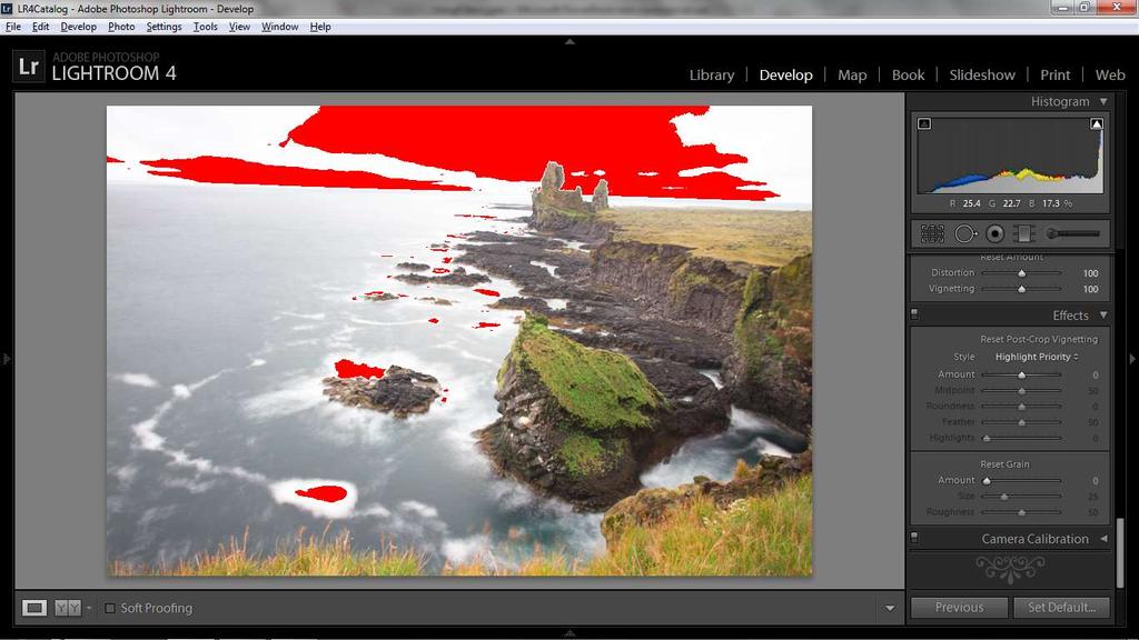 In Lightroom you can see the problem a