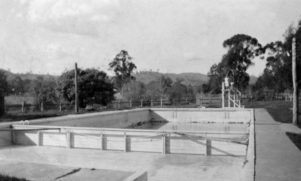 G A L L E RY Rose Series Postcard images of the Alexandra Pool circa 1944 likely taken in the year that