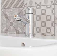 ware with chrome taps and mixers Chrome heated towel radiators to bathroom and ensuite Thermostatic controlled showers with overhead drench shower to ensuite Fully tiled shower