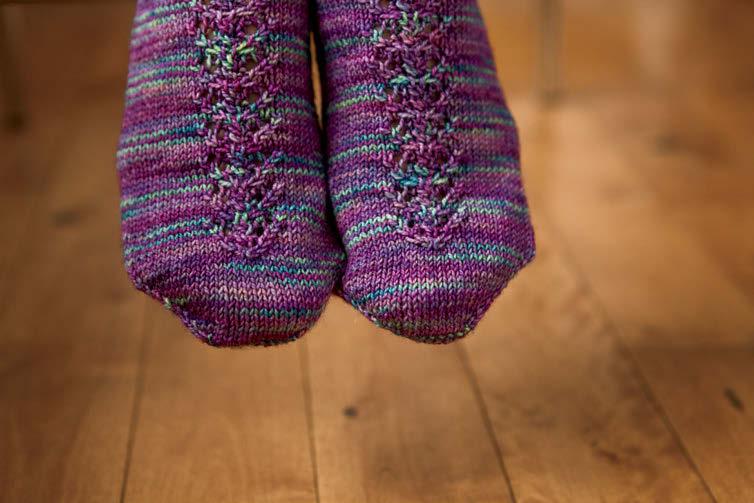 APRIL: BUTTERFLY GARDEN SOCKS by Knit Picks Design Team 09 FINISHED SIZE Women s Medium (9.7" long, US size 8.
