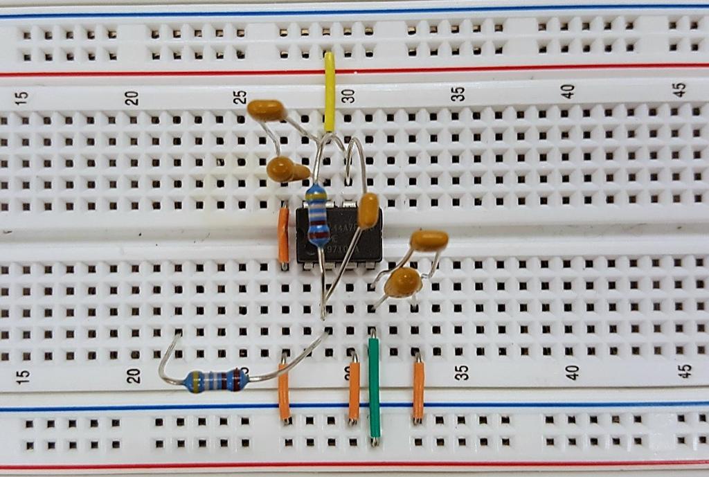2) Wire the following circuit on your breadboard.