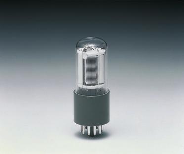 The SolidSpec-3700DUV (note1) enables measurement in the range of 175 nm to 2600 nm (note2) with an integrating sphere and the range of 165 nm to 3300 nm (note3) by mounting the optional Direct