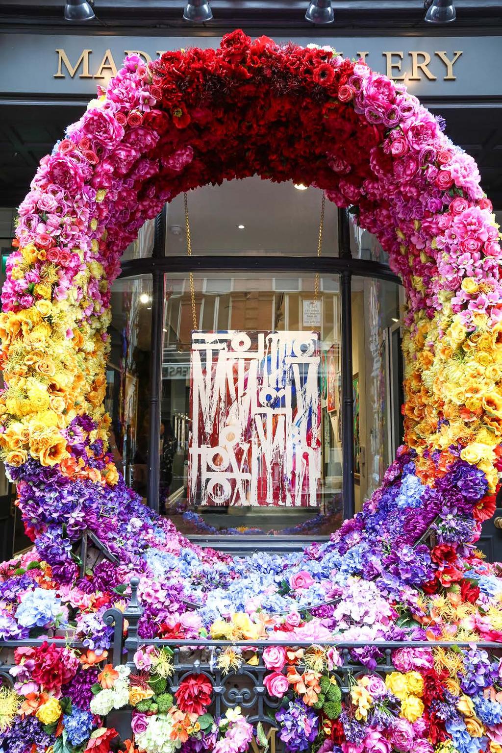 INTRODUCTION THE SUMMER EXHIBITION Maddox Gallery recently hosted ONE LOVE, the highly anticipated first UK solo exhibition by LA-based artist Danny Minnick, with celebrities descending on Mayfair to