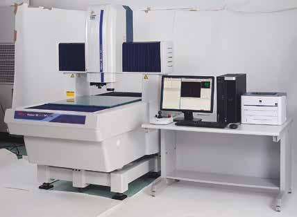 The QV HYBRID TYPE 4 is a hybrid measuring machine that has a vision measurement function and can use the scanning function of its non-contact displacement sensor to measure very small steps and