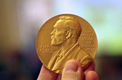 CHEMISTRY & PHYSICS NOBEL PRIZES AWARDED TO TEAMS SUPPORTED BY GPUS 3 It s not every day your work assists someone who wins a Nobel Prize. This week GPU computing did it twice.