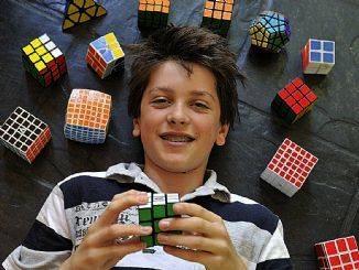 Rubik's Cube Champion www.youtube.com/watch?v=3v_km6cv6du Feliks Zemdegs (b 1995) 5.
