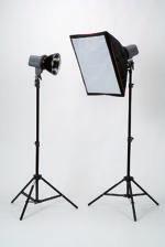 Flash recycle time is also a key factor to take into account when purchasing a lighting kit, particularly if you plan to put it to professional use.