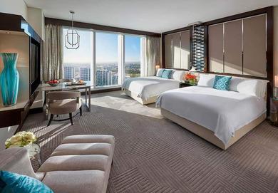 00 Suite (excludes access to Crystal Club) Crown Metropol Luxe Room $280.00 Luxe Room $300.