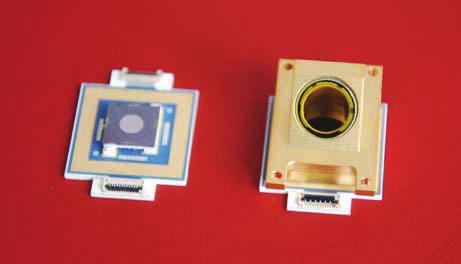S Figure 7: Optical vacuum package of translatory MEMS (left); Miniaturized MEMS based FTIR spectrometer, optical layout and block diagram of the signal path.
