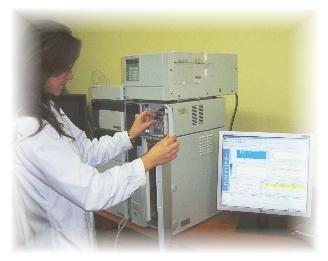 DOTAREA LABORATOARELOR DE LICENȚĂ ȘI CERCETARE Laborator de siguranţă alimentară - Cromatograf de lichide HPLC Shimadzu echipat cu detectoare :