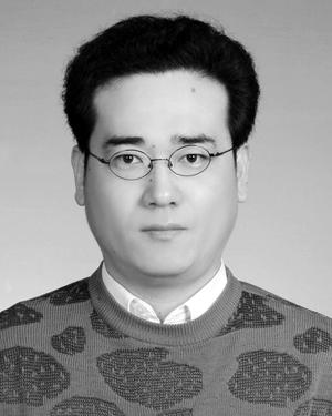 2292 IEEE JOURNAL OF SOLID-STATE CIRCUITS, VOL. 43, NO. 10, OCTOBER 2008 Young-kwang Seo received the B.S. degree in electrical and electronic engineering from ChungAng University, Korea, in 1997 and the M.