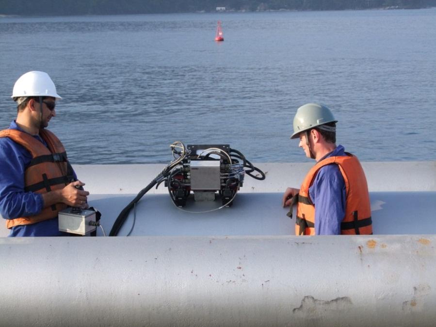 EMAT-Guided Waves (MRUT) Characteristics: Detects cracks, pits and corrosion on pipes and tanks Axial scan provides full volumetric inspection of pipelines (including under supports) at fast