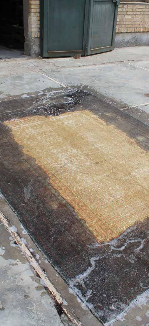 VINTAGE RECYCLING AND UPCYCLING ARE AN IMPORTANT PART OF REZAS ORIENTAL & MODERN RUGS STRATEGY ROYAL Vintage Royal Fine is one of the most important products in this strategy, helping to