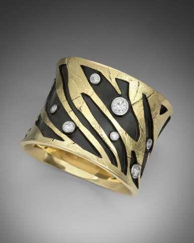 Dorothee Naumburg Dorothee Naumburg is an accomplished jewelry artist who was trained in a formal goldsmith apprenticeship in Germany.