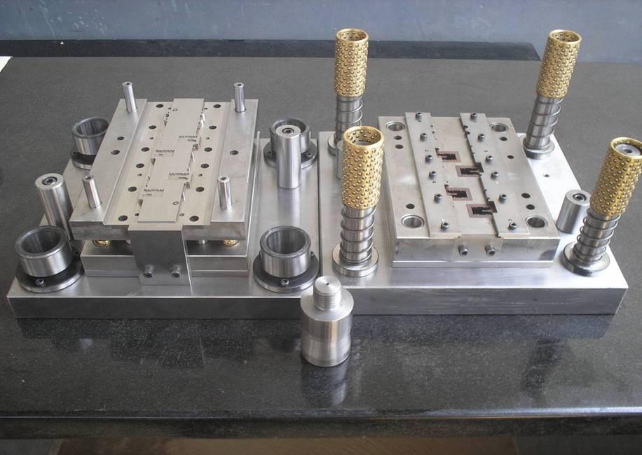 TYPE OF TOOLS : Blanking tool Bending tool Draw tool Compound tool Combination tool SIZE OF TOOL Maximum tool size : 1.